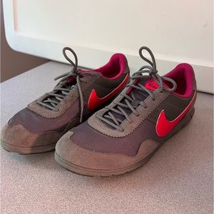 Nike Shoes Womens 8.5 Victoria Running Sneakers 525323-066 Gray Fabric Low Top